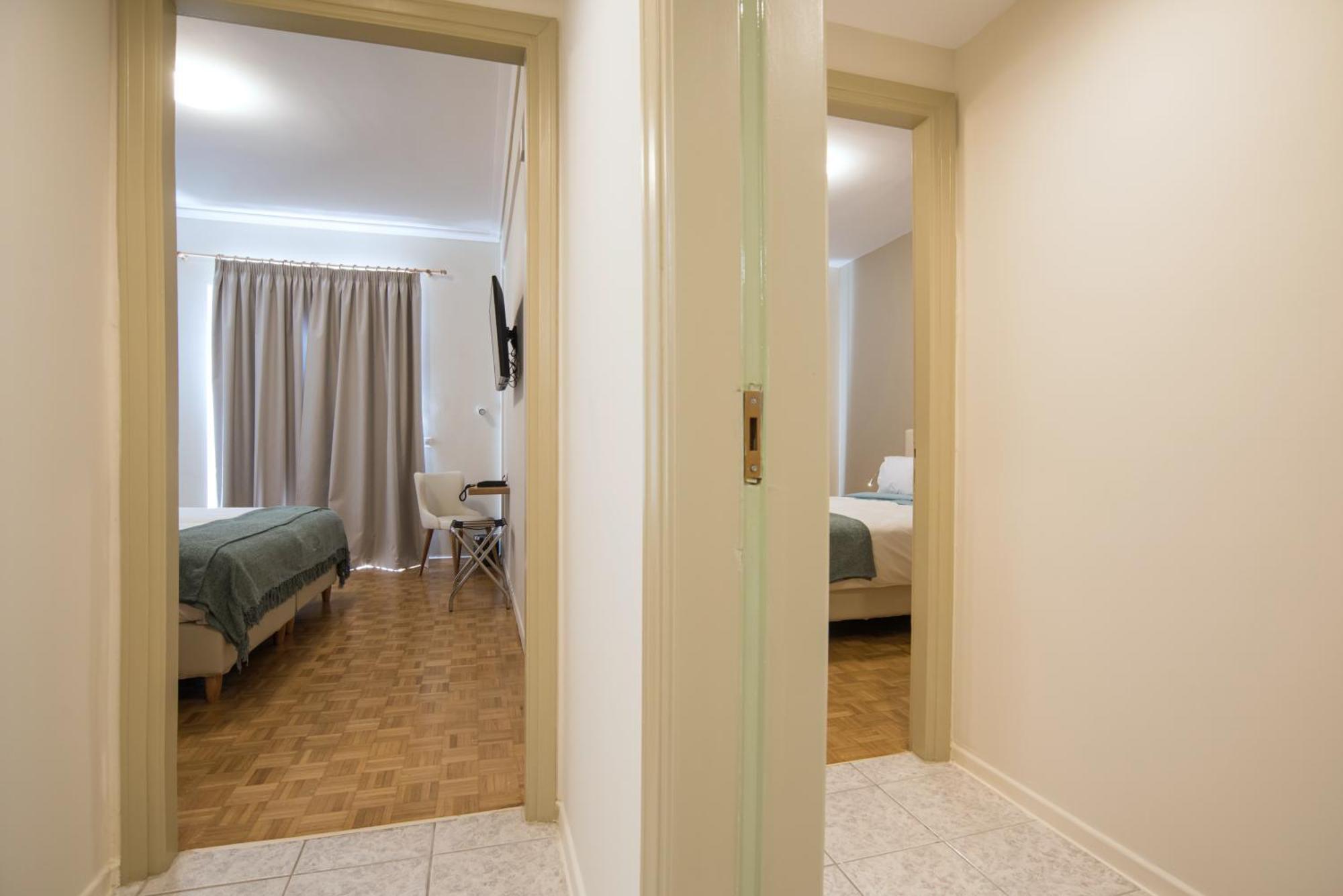 V Hotel Delphi Bagian luar foto
