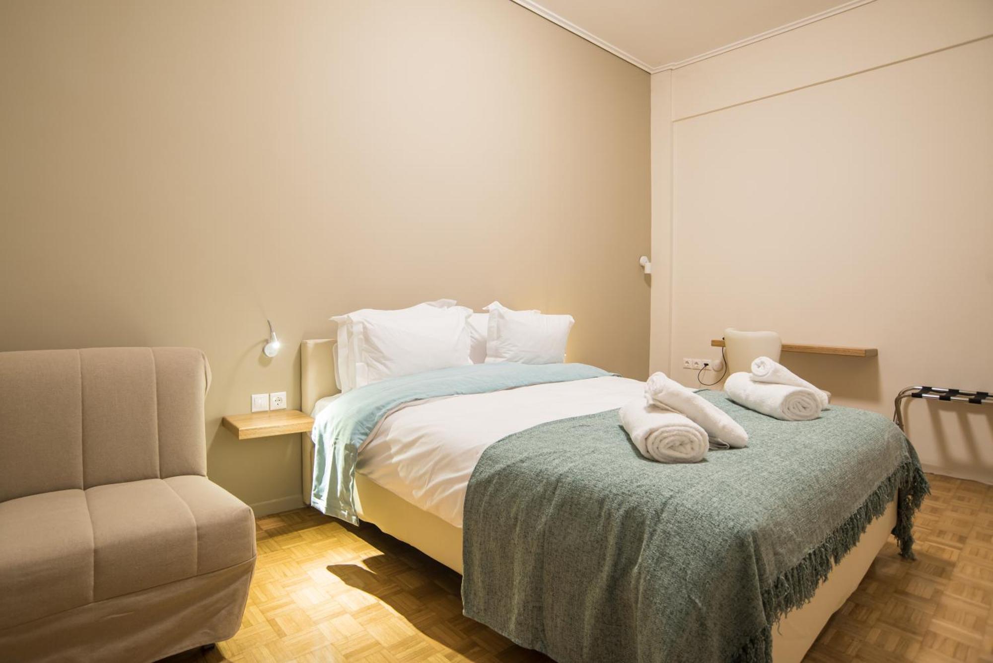 V Hotel Delphi Bagian luar foto