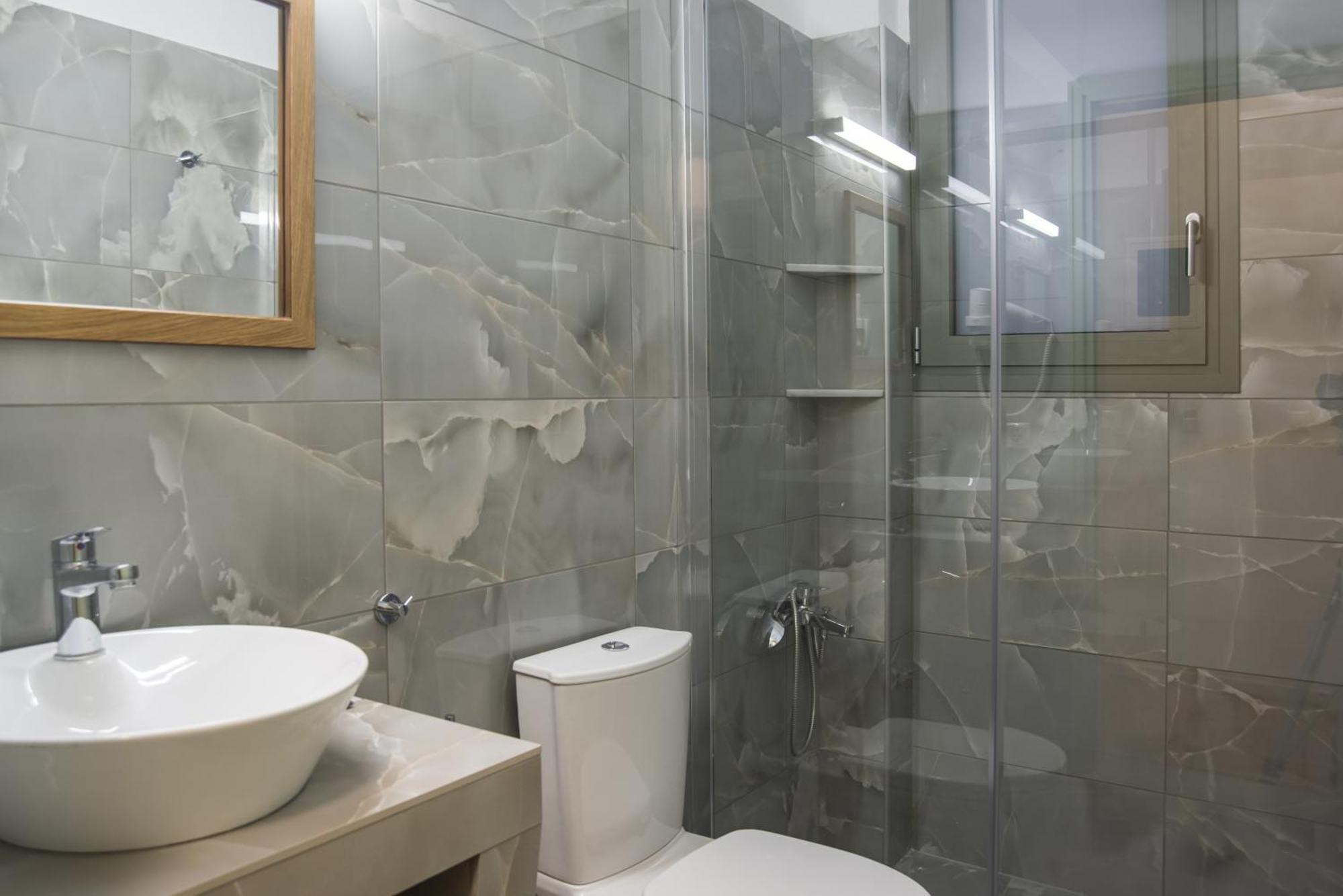 V Hotel Delphi Bagian luar foto