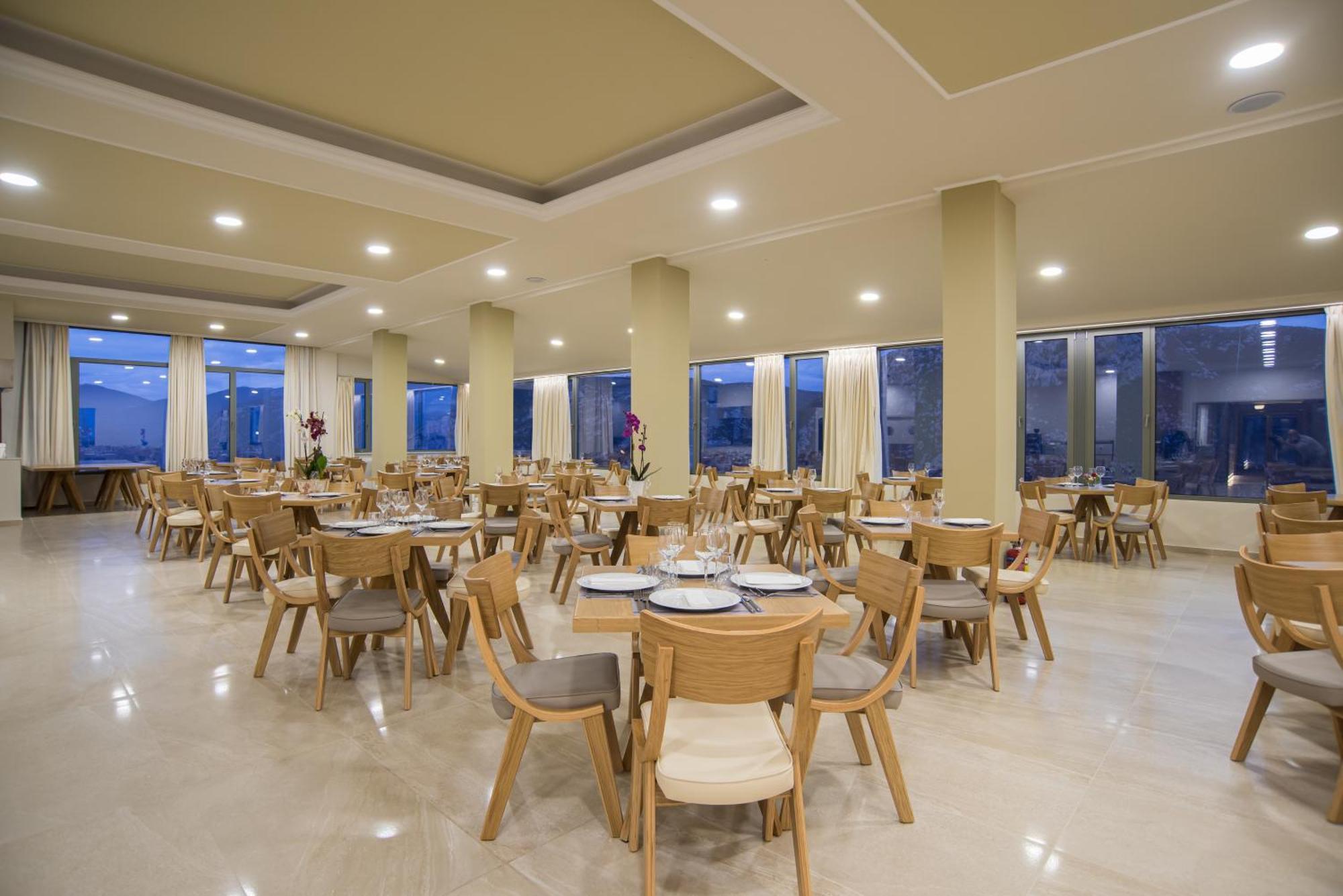 V Hotel Delphi Bagian luar foto